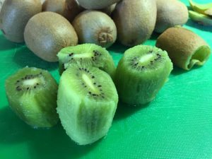 Kiwi Fruits - How to Peel Quickly