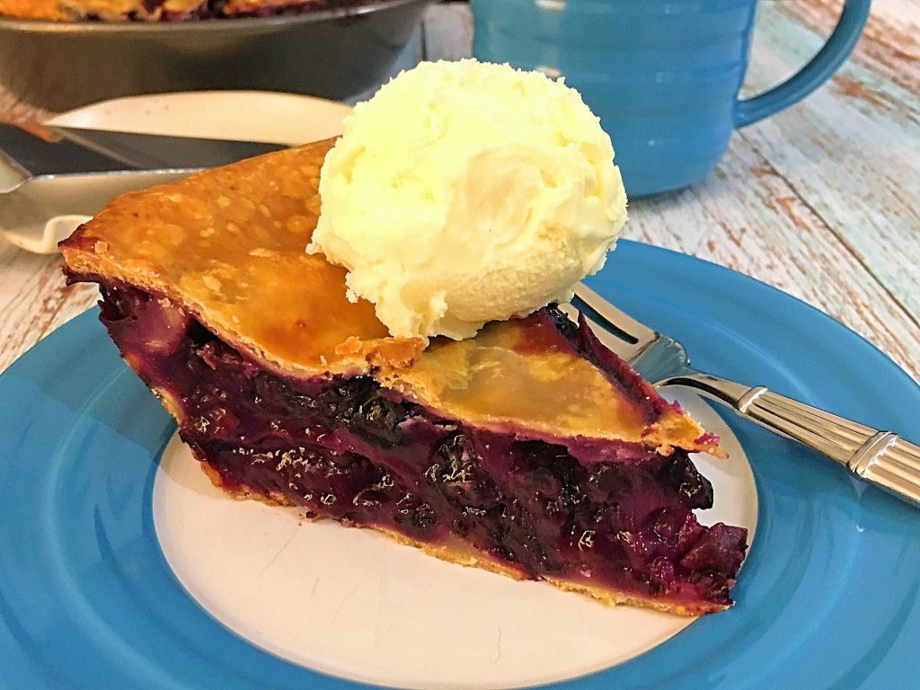 Country-Style Blueberry Pie