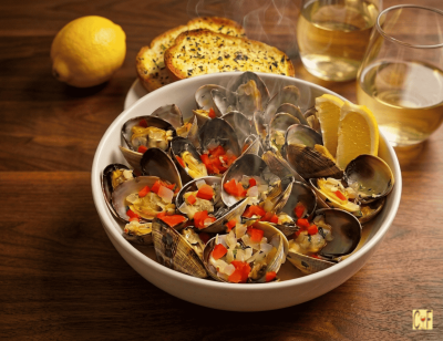 Garlic & White Wine Steamed Clams